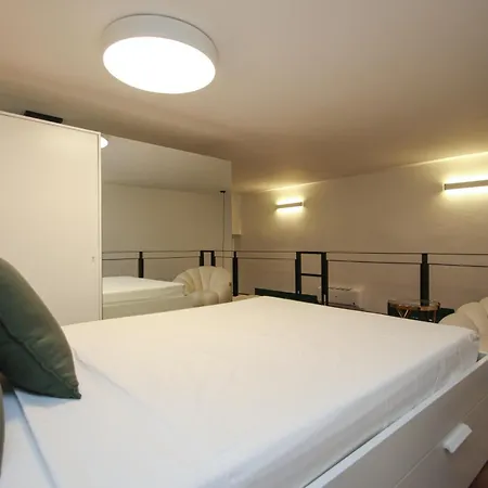 New! Luxurious & Chic Duplex Next To The Cathedral Appartement Sevilla Buitenkant foto