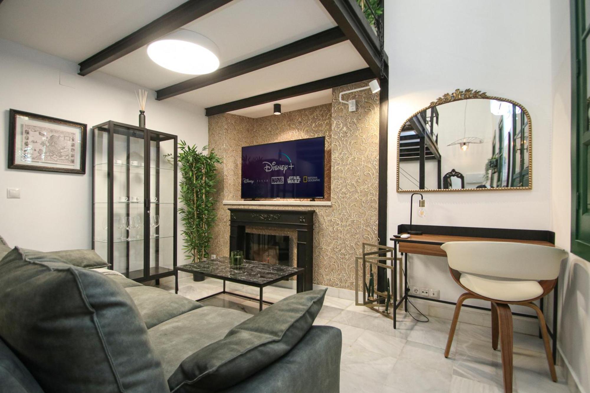 New! Luxurious & Chic Duplex Next To The Cathedral Appartamento