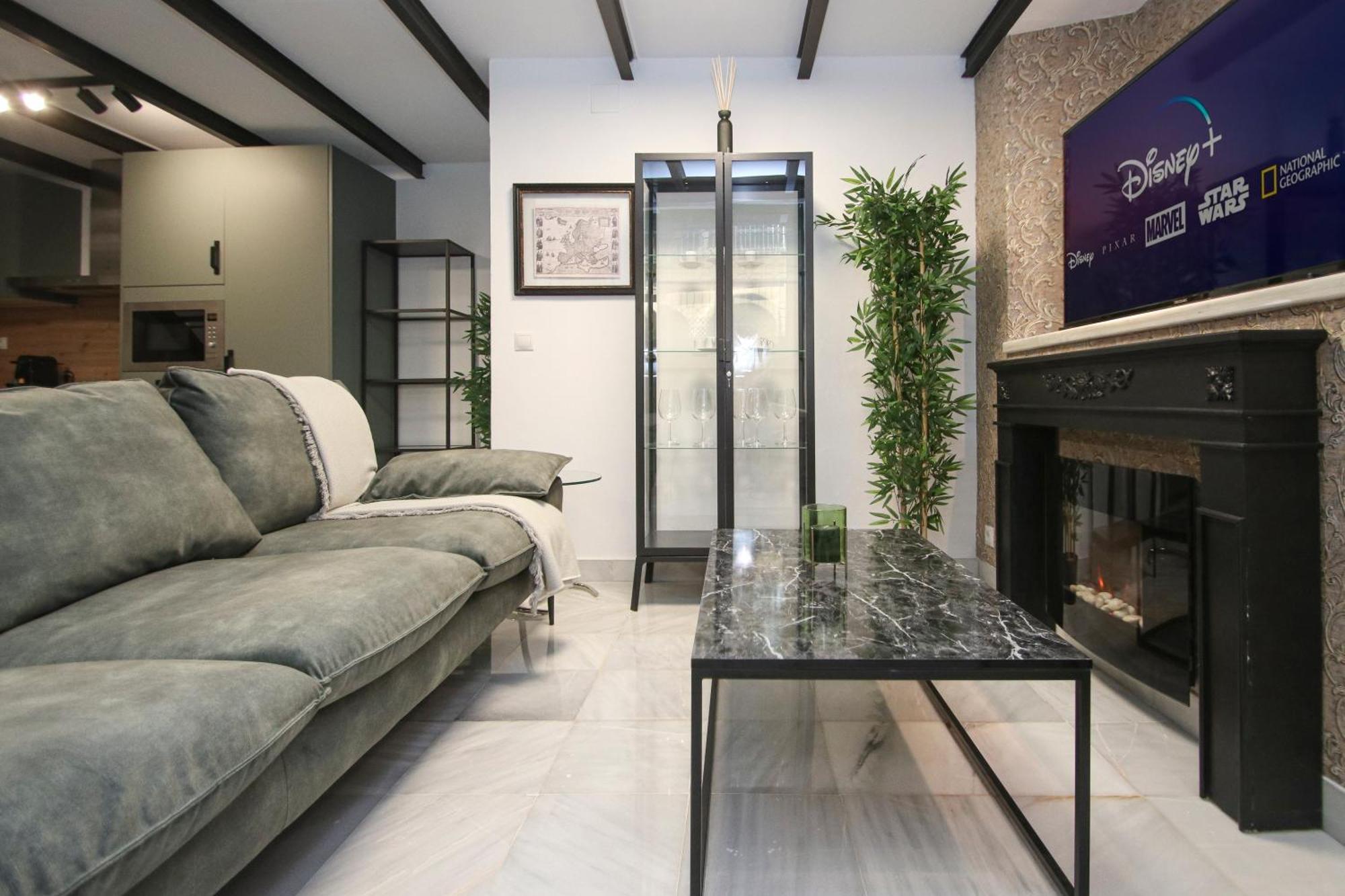 Appartamento New! Luxurious & Chic Duplex Next To The Cathedral *