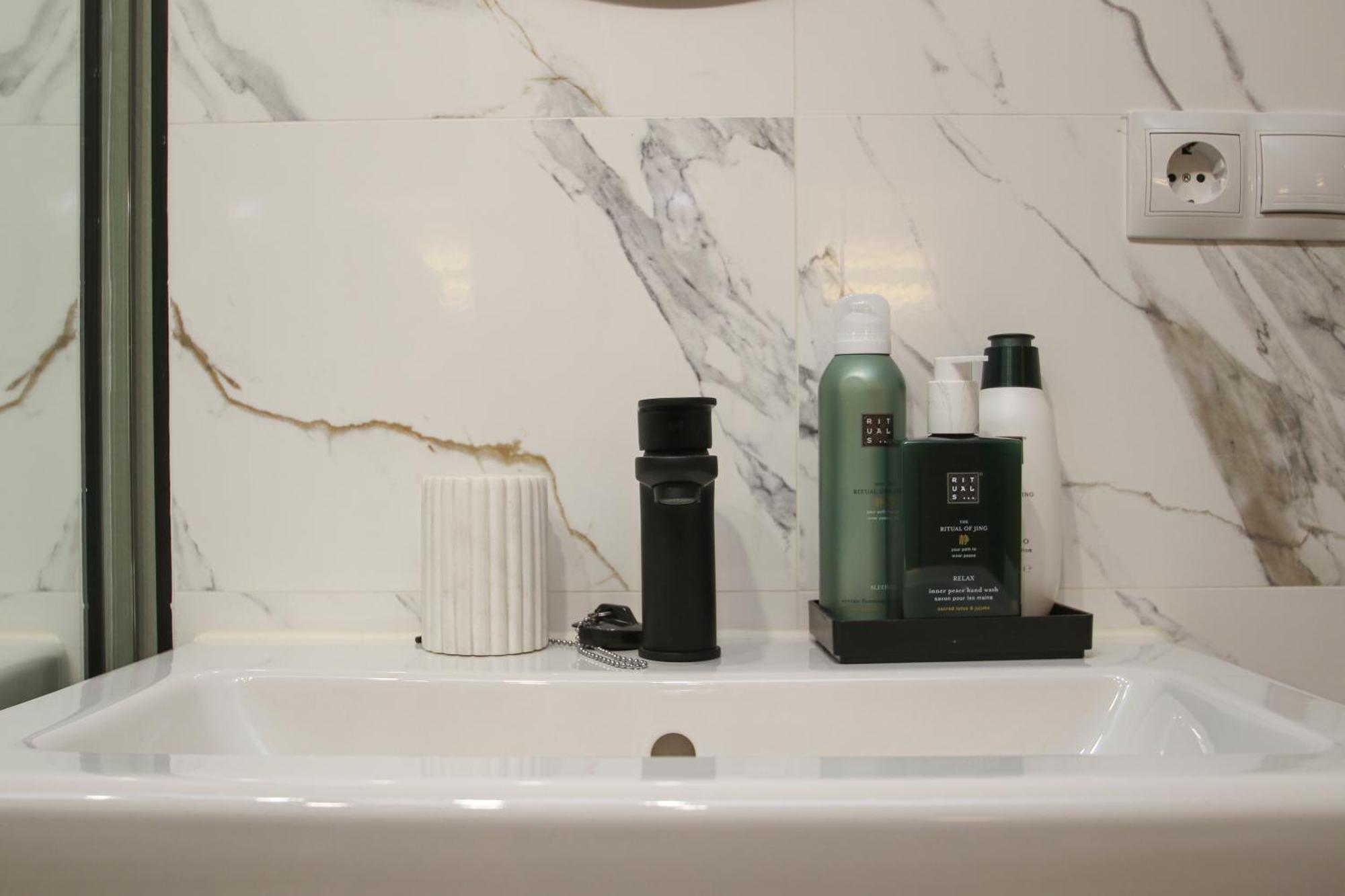 New! Luxurious & Chic Duplex Next To The Cathedral Siviglia